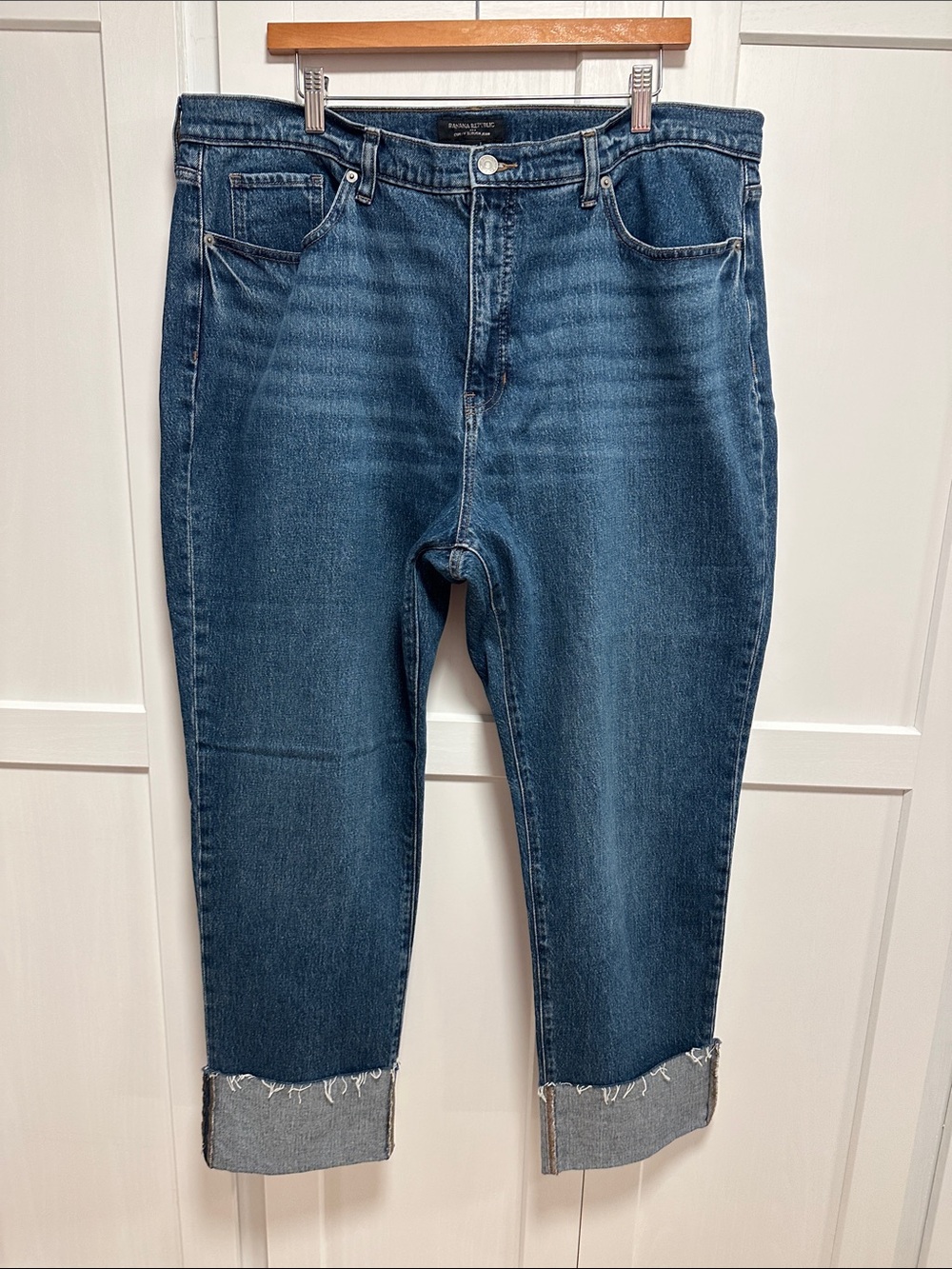 Banana Republic Curvy Slouchy Denim Jeans with Cuffed Frayed Hem sz 16 NWOT